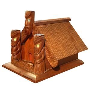 Vintage New Zealand Maori Carved Wood Wharenui House Cigarette Box Tiki Paua